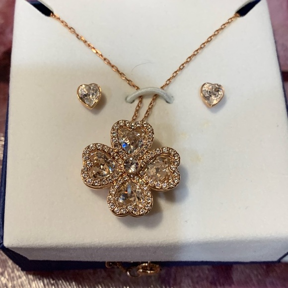 Swarovski Gold Necklace with Crystal Accents - Picture 7 of 7